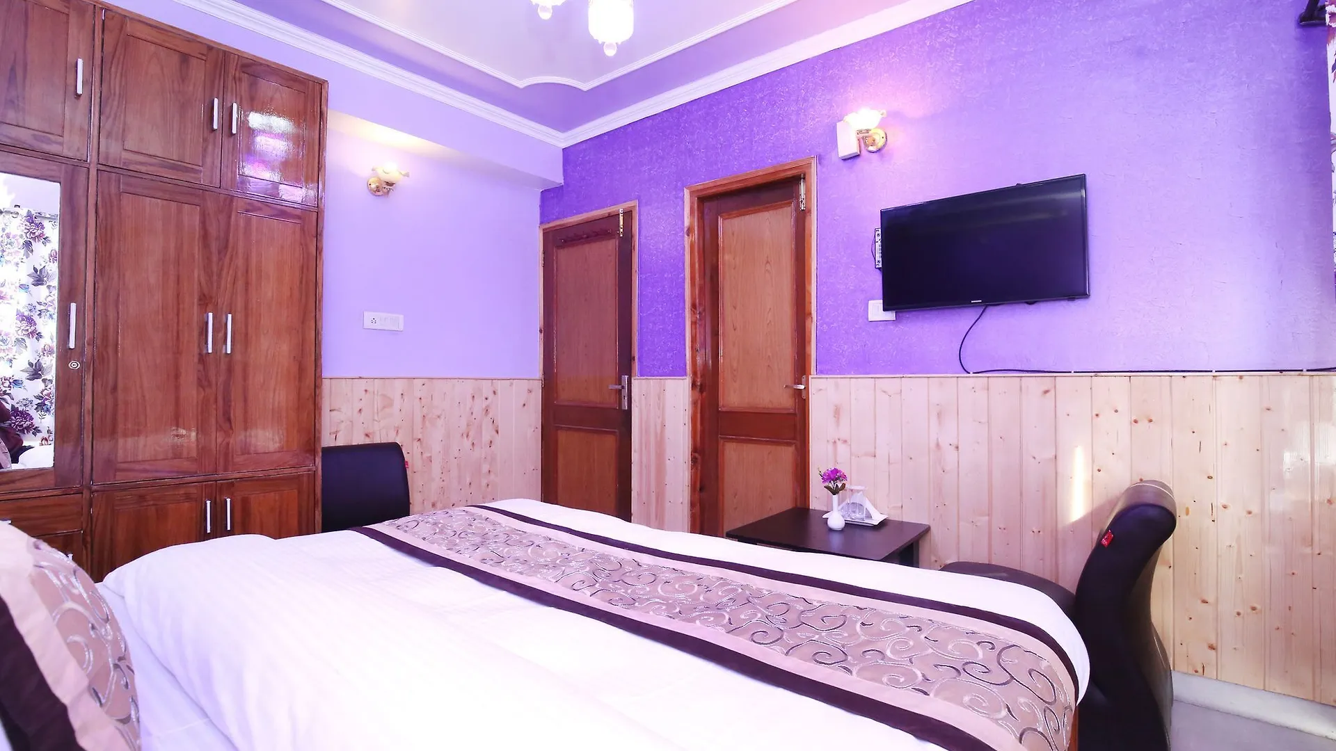 Oyo Home 10410 Mountain View Rooms Panthaghati Shimla Hotel