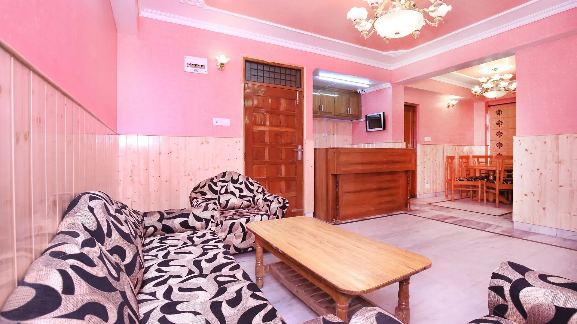 Hotel Oyo Home 10410 Mountain View Rooms Panthaghati Shimla