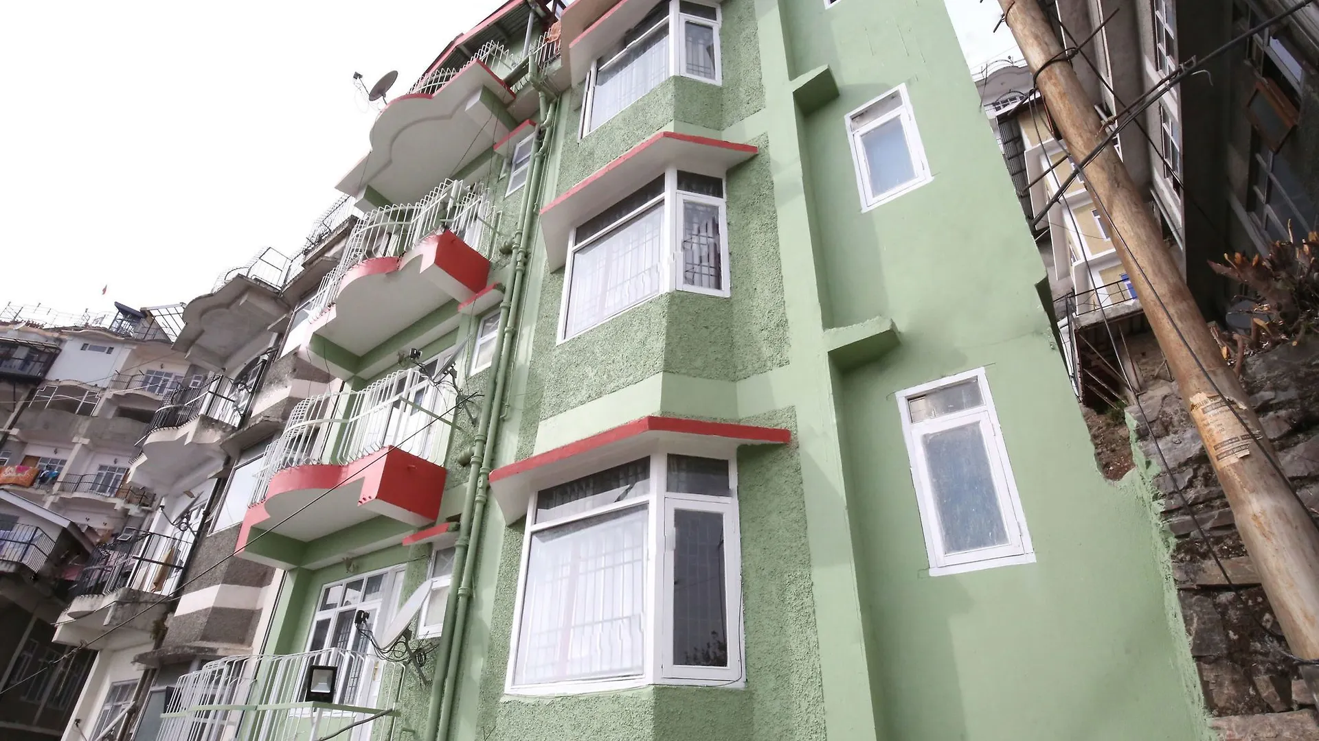 Hotel Oyo Home 10410 Mountain View Rooms Panthaghati Shimla